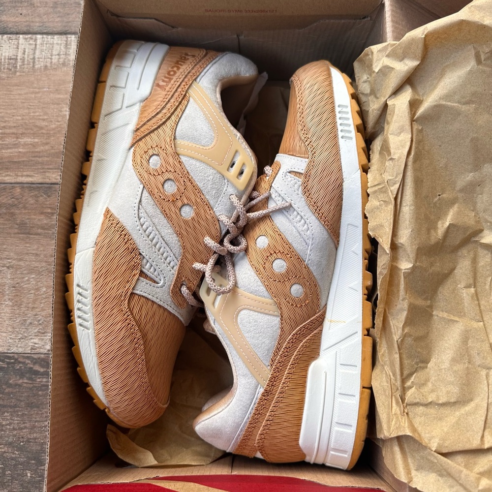 Saucony Grid SD HT Woodburn “tan/grey” mens size 11